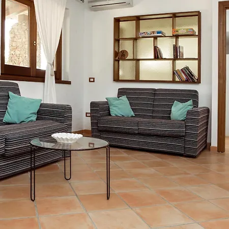 Apartment Exclusive 100m From The Sea & Private Garden